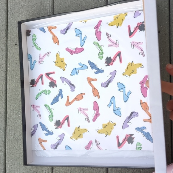 NWT Set of 2 C.R. Gibson Girls Night Out Scrapbook Kit - Picture 4 of 12